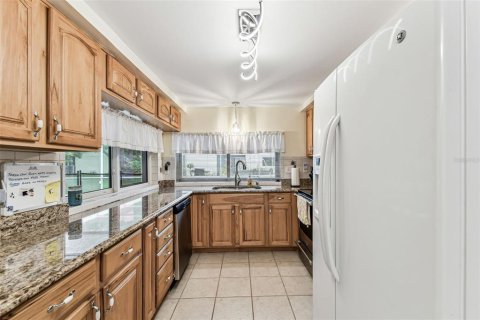 House in Hudson, Florida 3 bedrooms, 164.53 sq.m. № 1772777 - photo 24
