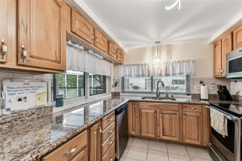 House in Hudson, Florida 3 bedrooms, 164.53 sq.m. № 1772777 - photo 25