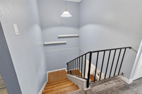 Townhouse in Saint Petersburg, Florida 4 bedrooms, 149.57 sq.m. № 2106283 - photo 16