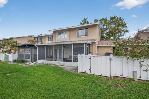 Townhouse in Saint Petersburg, Florida 4 bedrooms, 149.57 sq.m. № 2106283 - photo 26