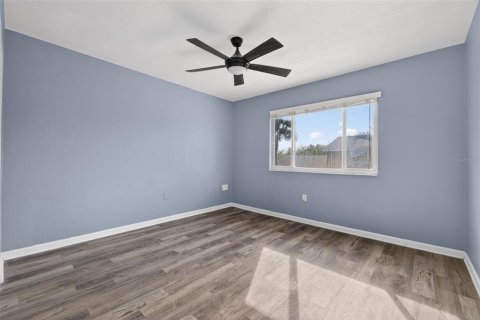 Townhouse in Saint Petersburg, Florida 4 bedrooms, 149.57 sq.m. № 2106283 - photo 18