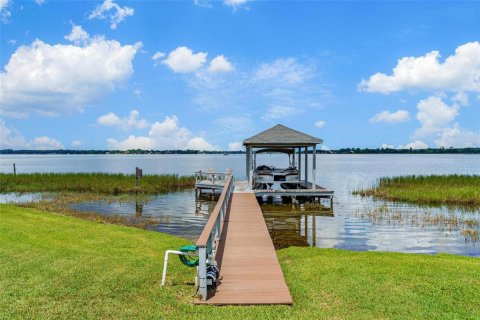 House in Tavares, Florida 4 bedrooms, 253.25 sq.m. № 1881413 - photo 3