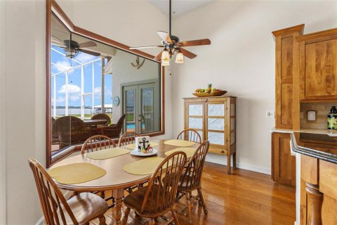 House in Tavares, Florida 4 bedrooms, 253.25 sq.m. № 1881413 - photo 19
