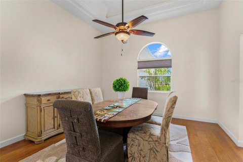 House in Tavares, Florida 4 bedrooms, 253.25 sq.m. № 1881413 - photo 21