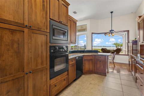 House in Tavares, Florida 4 bedrooms, 253.25 sq.m. № 1881413 - photo 16