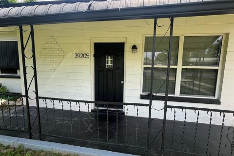 Casa en alquiler en Zephyrhills, Florida, 3 dormitorios, 100.52 m2 № 1815500 - foto 2