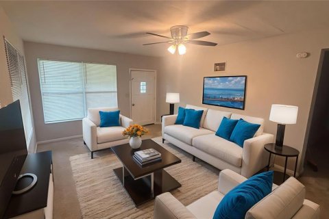 Casa en alquiler en Zephyrhills, Florida, 3 dormitorios, 100.52 m2 № 1815500 - foto 4