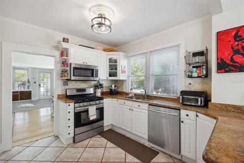 Commercial property in Saint Petersburg, Florida 390.38 sq.m. № 1670032 - photo 16