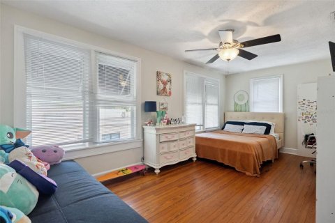 Commercial property in Saint Petersburg, Florida 390.38 sq.m. № 1670032 - photo 27