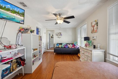 Commercial property in Saint Petersburg, Florida 390.38 sq.m. № 1670032 - photo 28