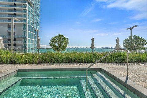 Copropriété à vendre à Miami, Floride: 2 chambres, 98.2 m2 № 1712474 - photo 30