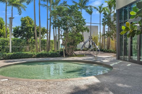 Copropriété à vendre à Miami, Floride: 2 chambres, 98.2 m2 № 1712474 - photo 29