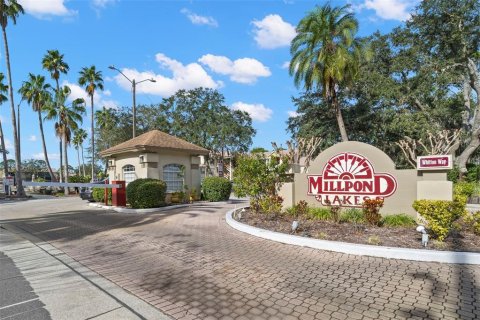 Condo in New Port Richey, Florida, 2 bedrooms  № 1886287 - photo 26