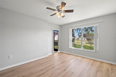 Condo in New Port Richey, Florida, 2 bedrooms  № 1886287 - photo 19