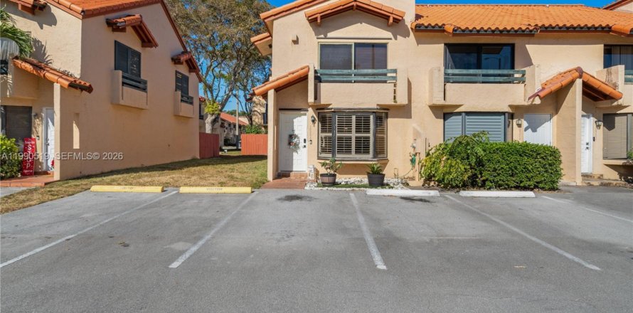 Touwnhouse à Miami, Floride 2 chambres, 107.02 m2 № 2057907