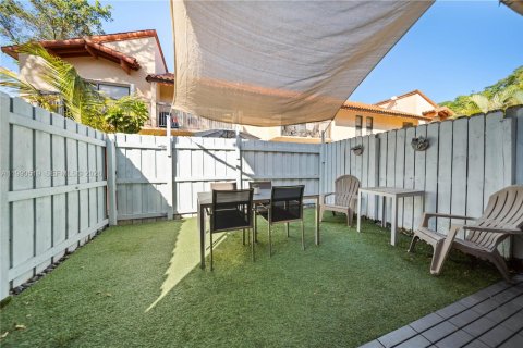 Touwnhouse à vendre à Miami, Floride: 2 chambres, 107.02 m2 № 2057907 - photo 10