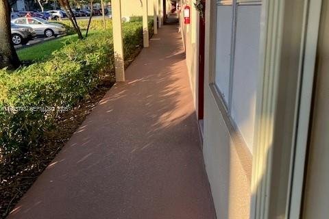 Condominio en venta en Pembroke Pines, Florida, 1 dormitorio, 75.34 m2 № 1993526 - foto 7