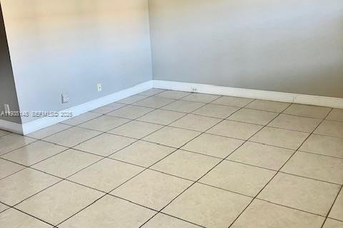 Condominio en venta en Pembroke Pines, Florida, 1 dormitorio, 75.34 m2 № 1993526 - foto 10