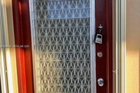 Condominio en venta en Pembroke Pines, Florida, 1 dormitorio, 75.34 m2 № 1993526 - foto 5