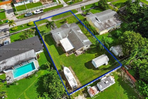 House in Homestead, Florida 3 bedrooms, 130.99 sq.m. № 1930120 - photo 29