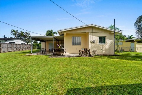 House in Homestead, Florida 3 bedrooms, 130.99 sq.m. № 1930120 - photo 24
