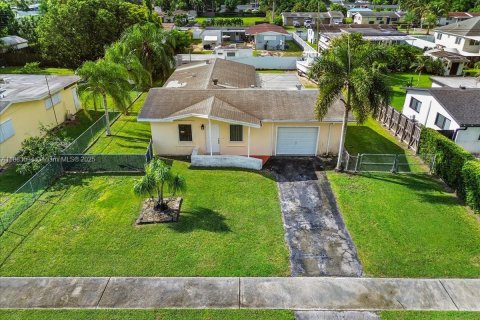House in Homestead, Florida 3 bedrooms, 130.99 sq.m. № 1930120 - photo 25