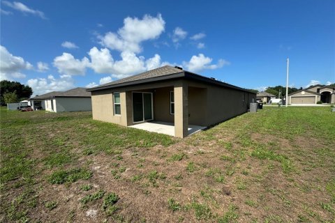 Villa ou maison à louer à Winter Haven, Floride: 3 chambres, 138.52 m2 № 2221797 - photo 15