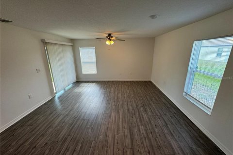 Villa ou maison à louer à Winter Haven, Floride: 3 chambres, 138.52 m2 № 2221797 - photo 5
