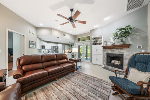 Townhouse in Saint Petersburg, Florida 3 bedrooms, 193.7 sq.m. № 1742875 - photo 19