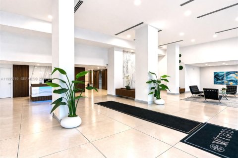 Condo in Sunny Isles Beach, Florida, 2 bedrooms № 2065767 - photo 8