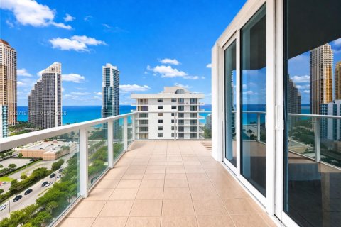 Condo in Sunny Isles Beach, Florida, 2 bedrooms № 2065767 - photo 21