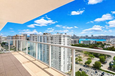 Condo in Sunny Isles Beach, Florida, 2 bedrooms № 2065767 - photo 23