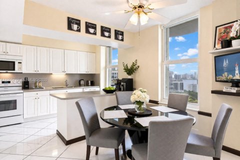Condo in Sunny Isles Beach, Florida, 2 bedrooms № 2065767 - photo 27