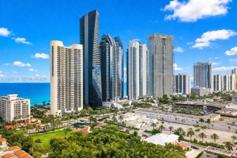 Condo in Sunny Isles Beach, Florida, 2 bedrooms № 2065767 - photo 5