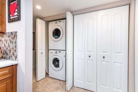 Condo in Hillsboro Beach, Florida, 3 bedrooms  № 2343519 - photo 9