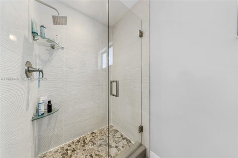 Купить виллу или дом в Майами, Флорида 4 спальни, 179.3м2, № 2047518 - фото 25