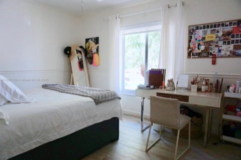 House in Pinecrest, Florida 5 bedrooms, 303.98 sq.m. № 1942570 - photo 19