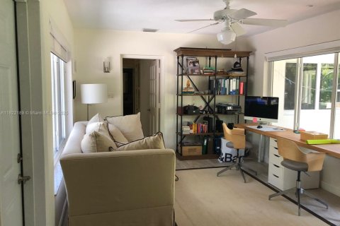 House in Pinecrest, Florida 5 bedrooms, 303.98 sq.m. № 1942570 - photo 24