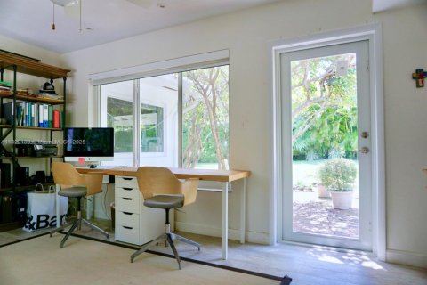 House in Pinecrest, Florida 5 bedrooms, 303.98 sq.m. № 1942570 - photo 23