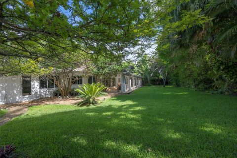 House in Pinecrest, Florida 5 bedrooms, 303.98 sq.m. № 1942570 - photo 3