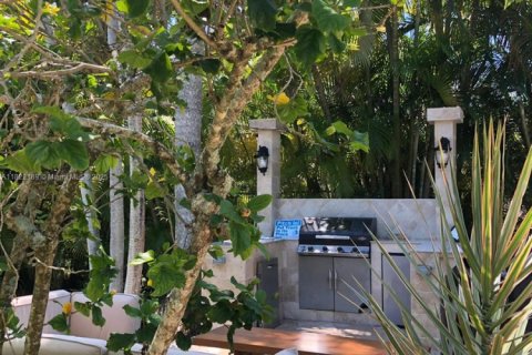 House in Pinecrest, Florida 5 bedrooms, 303.98 sq.m. № 1942570 - photo 27