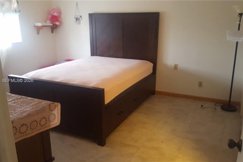 Condo in Tamarac, Florida, 2 bedrooms  № 2173430 - photo 2
