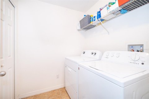 Adosado en venta en Winter Springs, Florida, 2 dormitorios, 123.56 m2 № 1824613 - foto 16