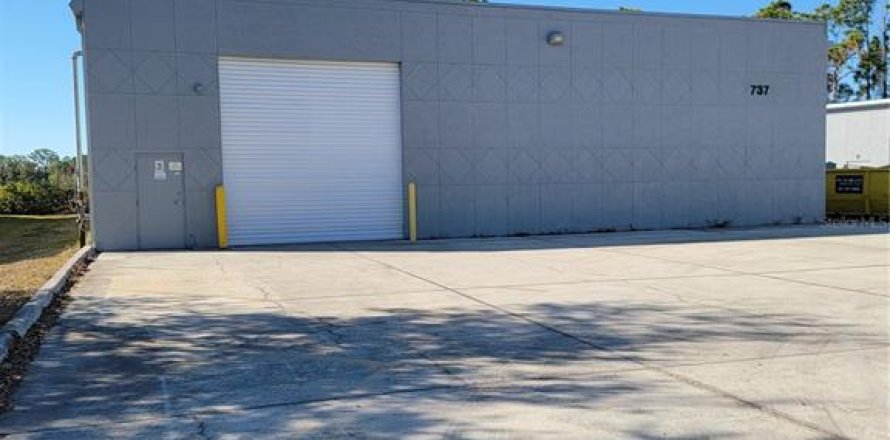Immobilier commercial à Venice, Floride 2916.11 m2 № 2214270