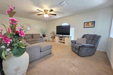 House in Spring Hill, Florida 4 bedrooms, 206.43 sq.m. № 2217707 - photo 4