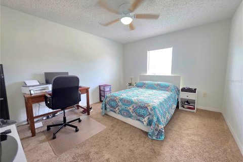 House in Spring Hill, Florida 4 bedrooms, 206.43 sq.m. № 2217707 - photo 12