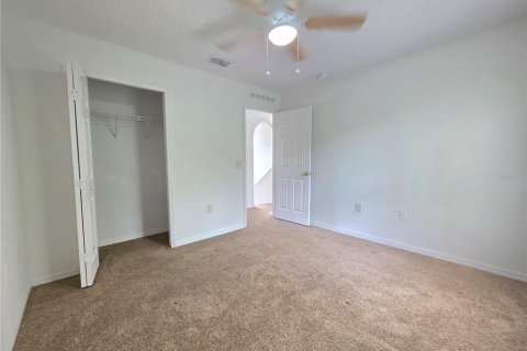House in Spring Hill, Florida 4 bedrooms, 206.43 sq.m. № 2217707 - photo 11