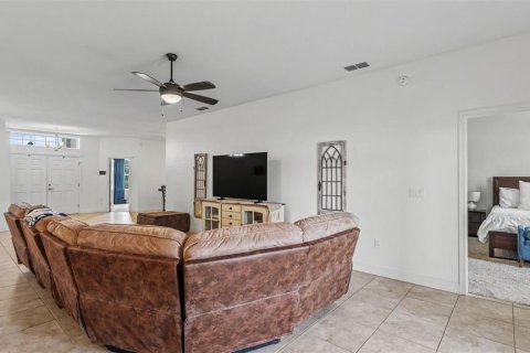 House in Lakeland, Florida 5 bedrooms, 245.26 sq.m. № 2296898 - photo 15