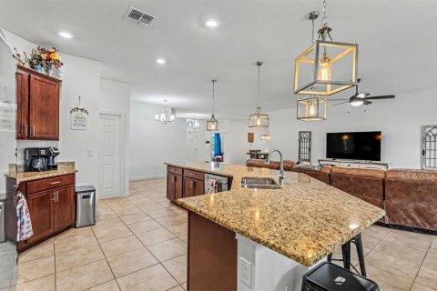 House in Lakeland, Florida 5 bedrooms, 245.26 sq.m. № 2296898 - photo 14