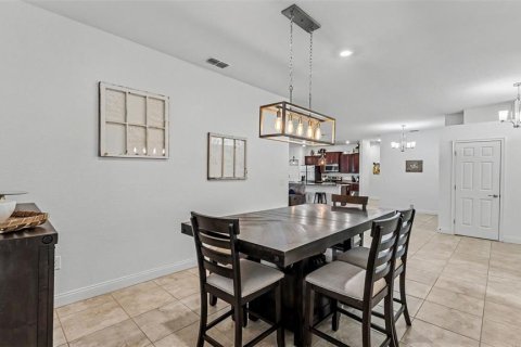 House in Lakeland, Florida 5 bedrooms, 245.26 sq.m. № 2296898 - photo 6